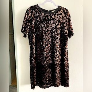 Sequined T-shirt dress Perfect for New Years! The perfect plus-size party dress